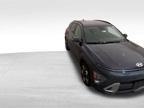 Certified 2025 Hyundai Kona SEL image 5