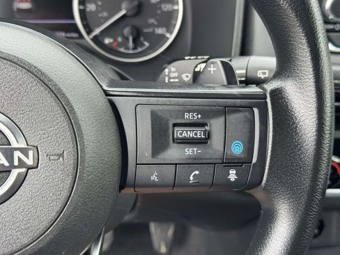 Used 2024 Nissan Rogue SV FWD image 12