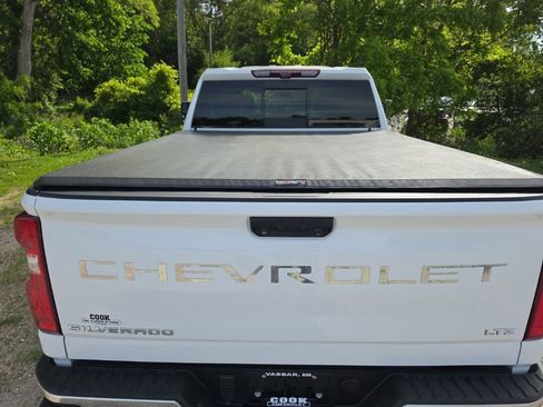 Used 2022 Chevrolet Silverado 2500 LTZ w/ LTZ Premium Package AWD/4WD image 7