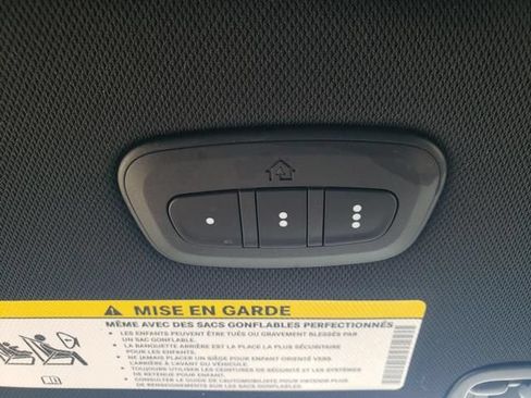 Used 2024 Chrysler Pacifica Limited w/ S Appearance Package FWD image 25