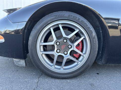 Used 2001 Chevrolet Corvette Z06 w/ Memory Pkg image 6