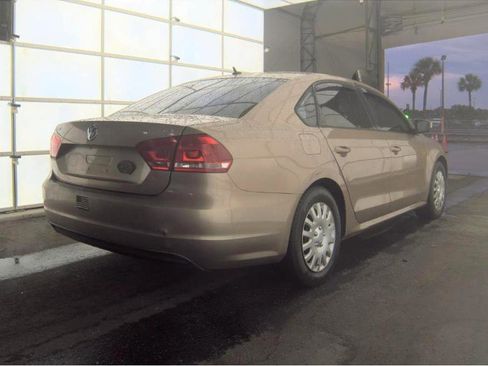 Used 2015 Volkswagen Passat 1.8T S image 5