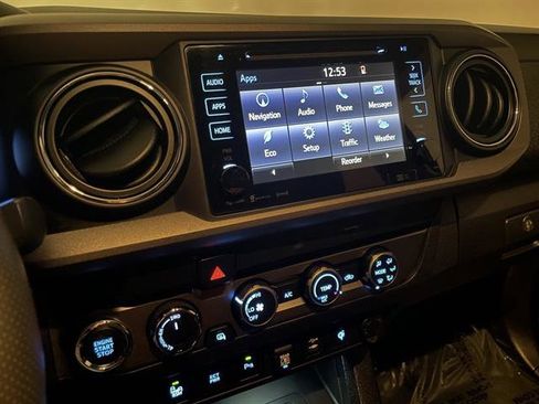 Used 2019 Toyota Tacoma TRD Sport w/ Technology Package image 21