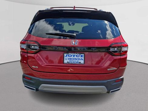 Certified 2023 Honda Pilot Touring image 9
