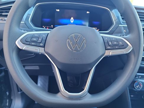Used 2023 Volkswagen Tiguan S image 9