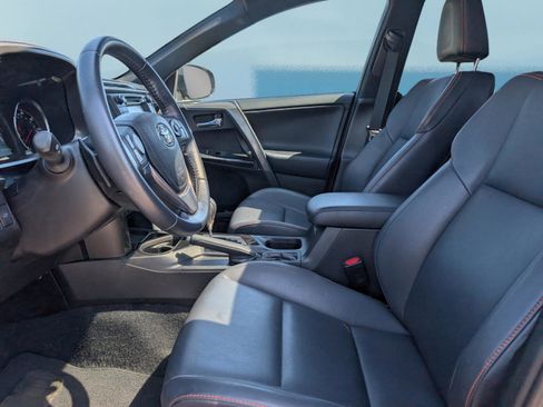 Used 2018 Toyota RAV4 SE w/ Power Extra Value Package FWD image 17