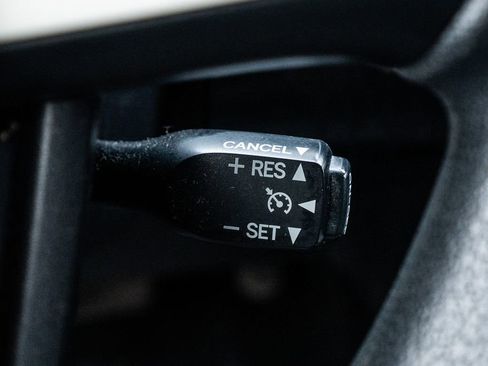 Used 2016 Toyota Prius Three image 20