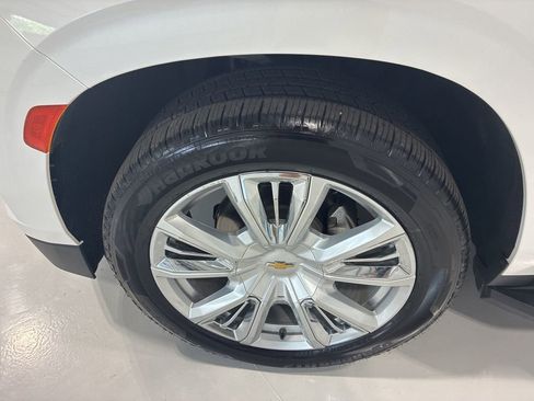 Used 2022 Chevrolet Tahoe High Country AWD/4WD image 9