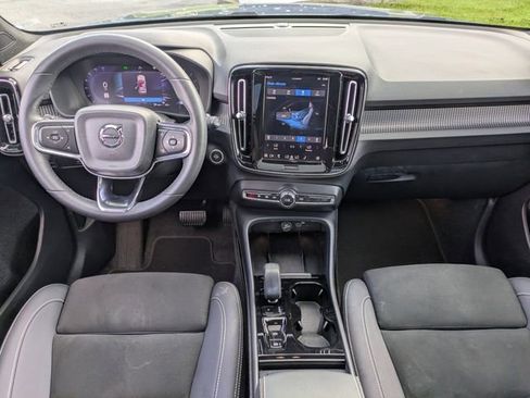 Certified 2023 Volvo XC40 B5 Plus w/ Climate Package AWD/4WD image 22