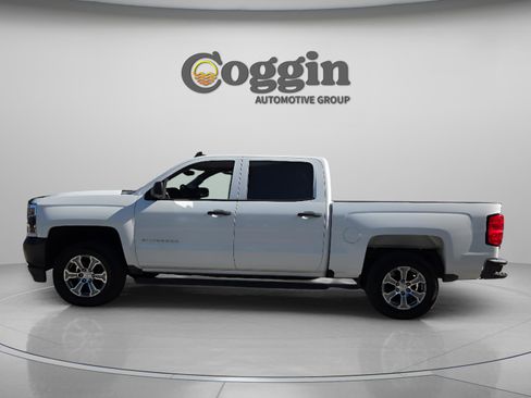 Used 2017 Chevrolet Silverado 1500 W/T w/ Trailering Package RWD image 2