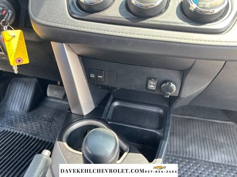 Used 2017 Toyota RAV4 LE w/ All Weather Liner Package AWD/4WD image 26