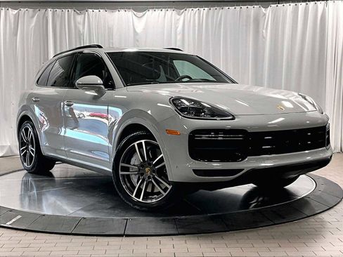 Used 2022 Porsche Cayenne Turbo image 12
