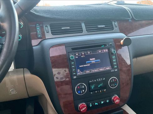 Used 2008 Chevrolet Tahoe LTZ w/ LTZ Preferred Equipment Group image 15