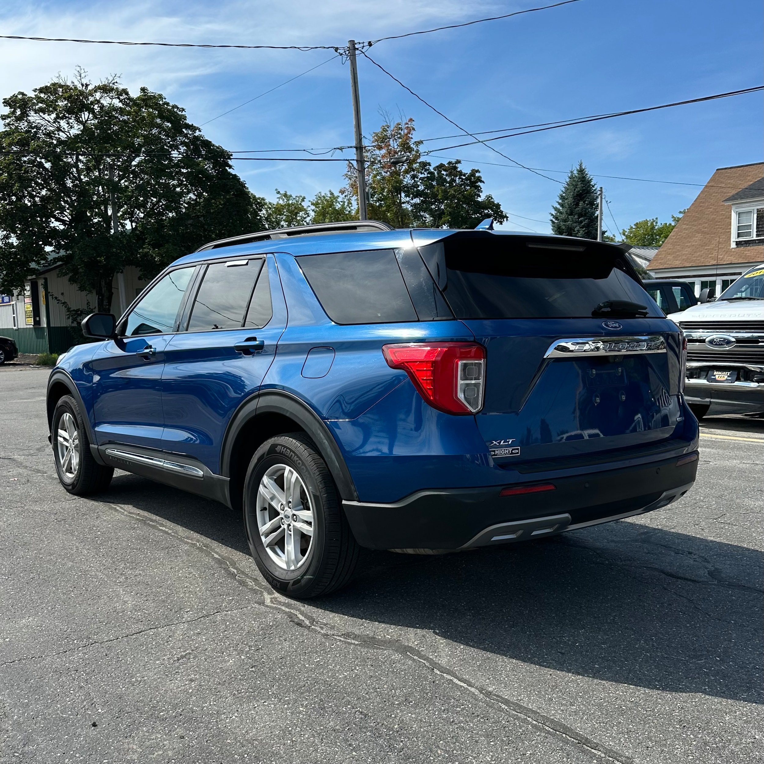 Used 2020 Ford Explorer XLT w/ Equipment Group 202A AWD/4WD image 5