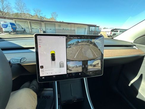 Used 2020 Tesla Model Y Long Range image 43