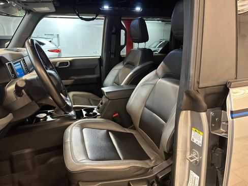 Used 2022 Ford Bronco Black Diamond image 10