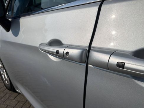 Used 2023 Chrysler Pacifica Touring-L FWD image 11