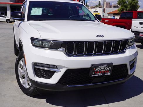 Used 2023 Jeep Grand Cherokee Limited AWD/4WD image 2