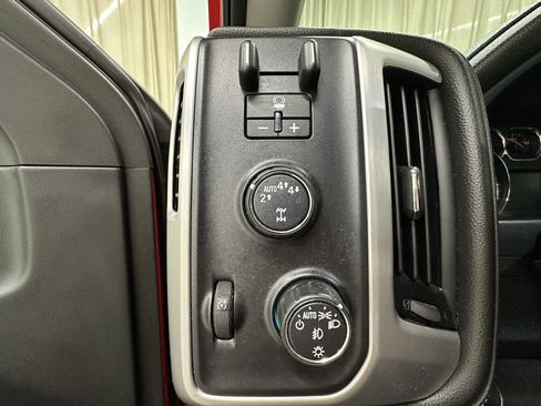 Used 2018 GMC Sierra 1500 SLE w/ SLE Value Package AWD/4WD image 23