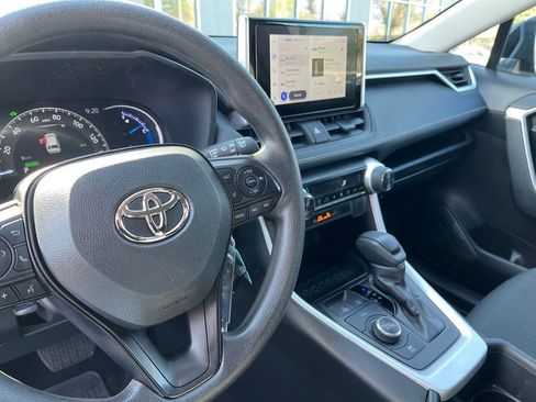 Used 2024 Toyota RAV4 LE image 21