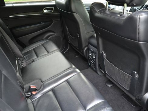 Used 2019 Jeep Grand Cherokee Limited RWD image 19