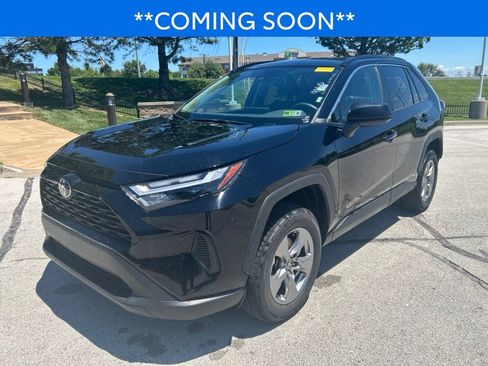 Used 2025 Toyota RAV4 LE AWD/4WD image 1