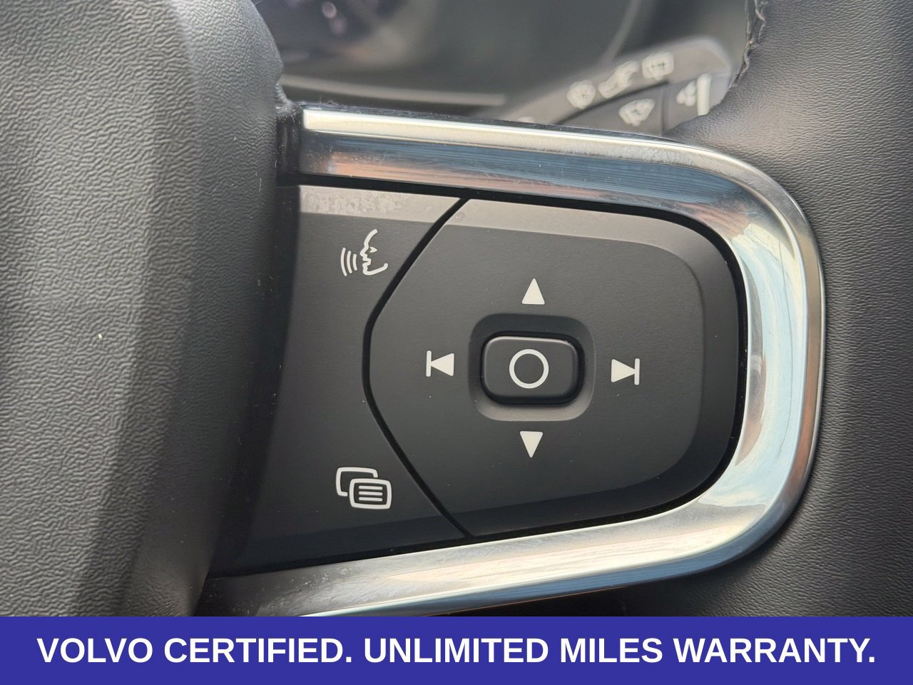Certified 2026 Volvo XC40 B5 Plus AWD/4WD image 19