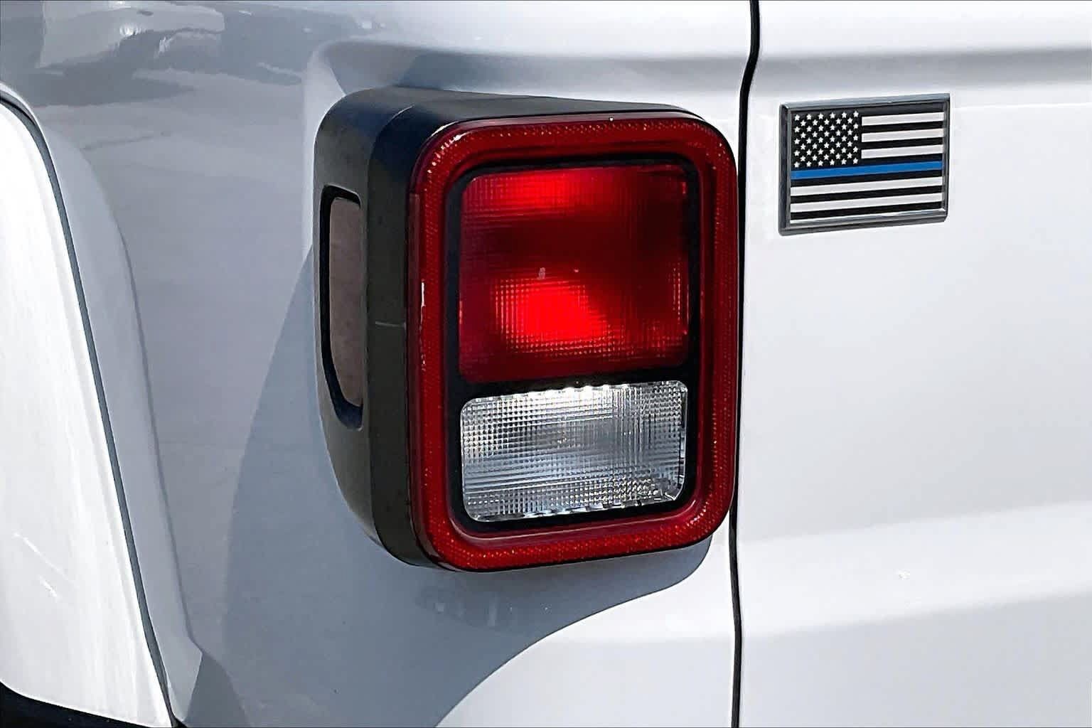 Used 2022 Jeep Gladiator Sport AWD/4WD image 25