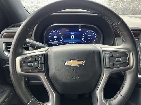 Used 2023 Chevrolet Suburban Premier image 11