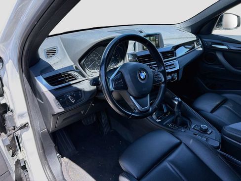 Used 2017 BMW X1 xDrive28i AWD/4WD image 9