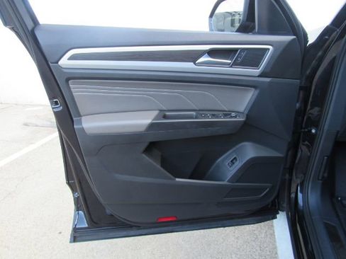 Used 2023 Volkswagen Atlas SE FWD image 11
