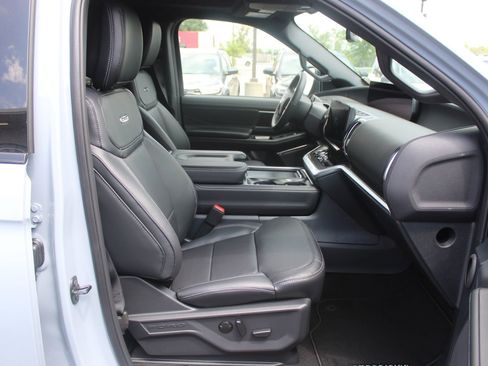 New 2026 Ford Expedition Platinum w/ Stealth Appearance Package AWD/4WD image 12