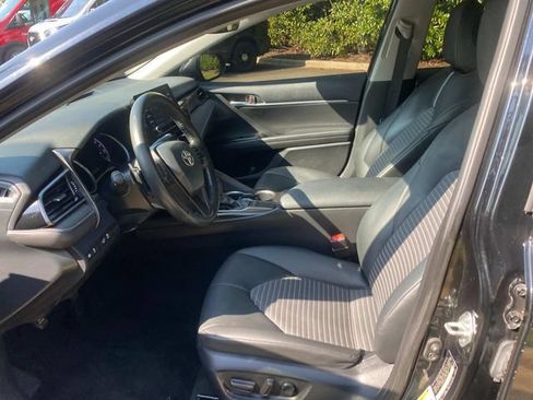 Used 2024 Toyota Camry SE FWD image 11
