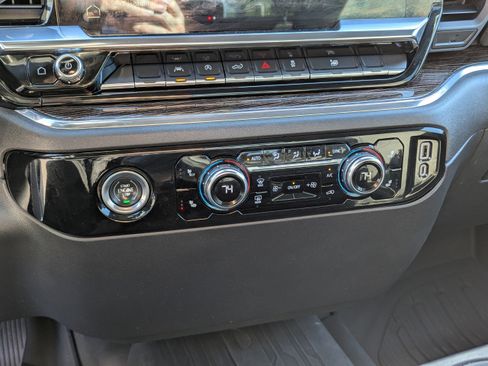 Used 2023 GMC Sierra 1500 Elevation image 21