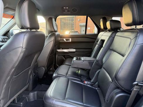 Used 2023 Ford Explorer XLT w/ Equipment Group 202A image 12