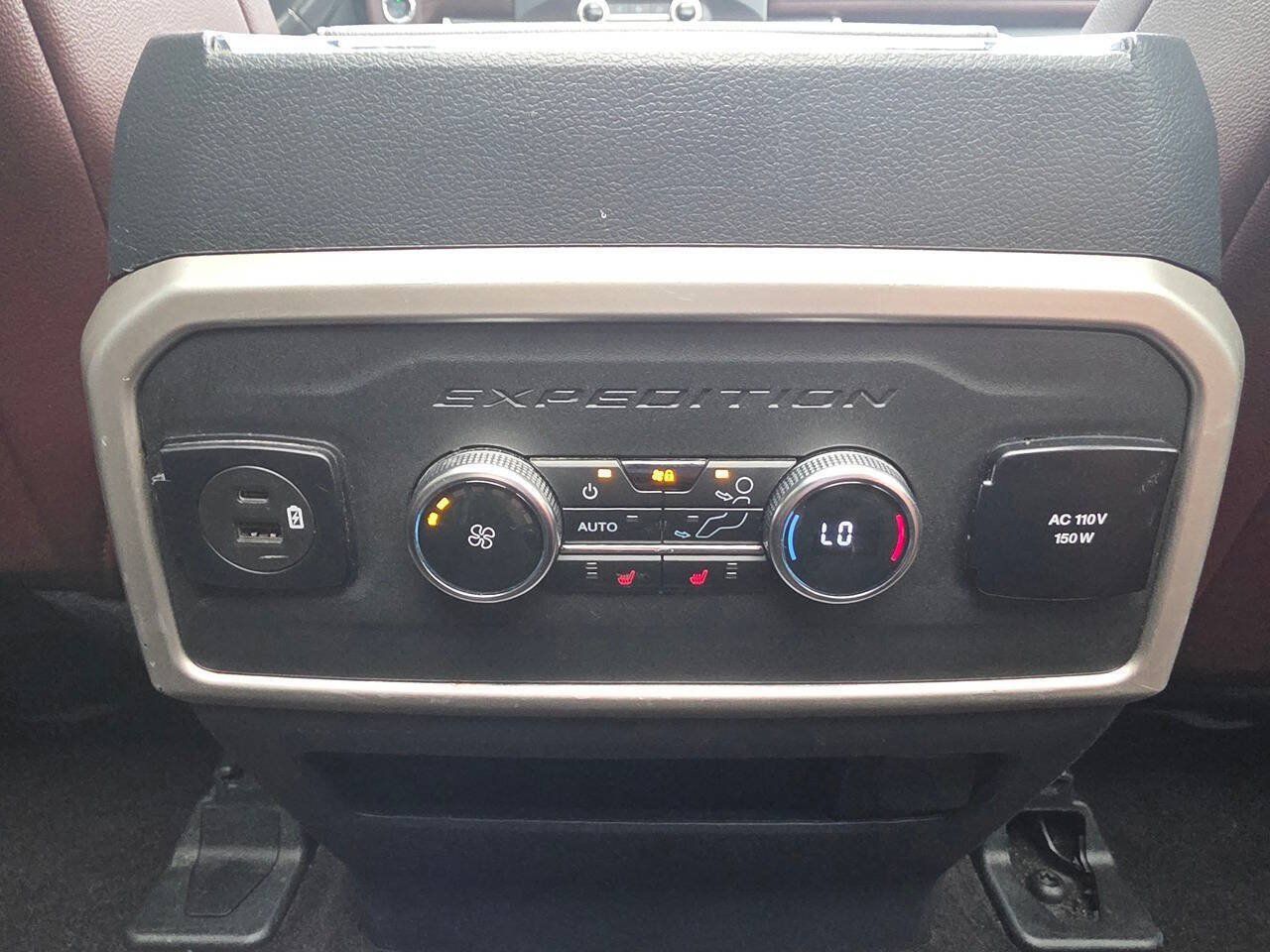 Used 2023 Ford Expedition Limited AWD/4WD image 35