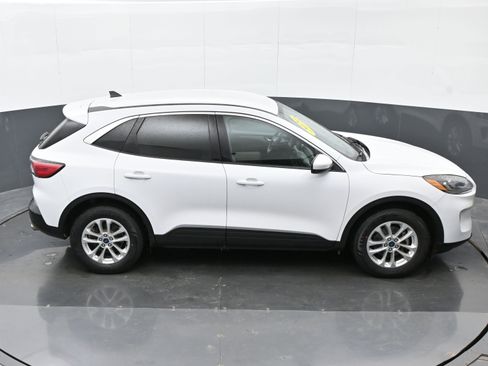 Used 2020 Ford Escape SE image 36