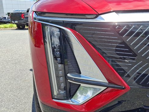 New 2026 Cadillac Lyriq Premium Luxury AWD/4WD image 10