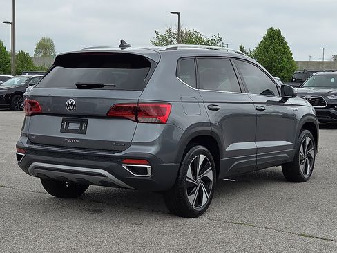 Used 2024 Volkswagen Taos SE AWD/4WD image 5