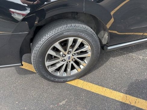 Used 2018 Ford Expedition Limited AWD/4WD image 4