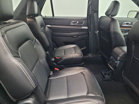 Used 2019 Ford Explorer Limited w/ Ford Safe & Smart Package FWD image 19