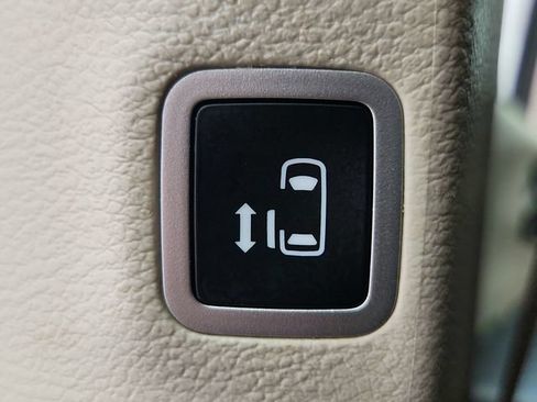Used 2022 Chrysler Pacifica Touring-L FWD image 27