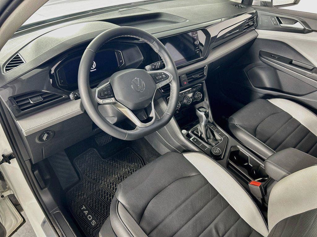 Certified 2023 Volkswagen Taos SEL AWD/4WD image 9