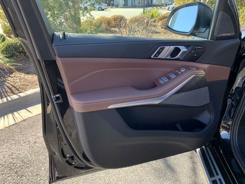 Used 2025 BMW X7 xDrive40i image 17