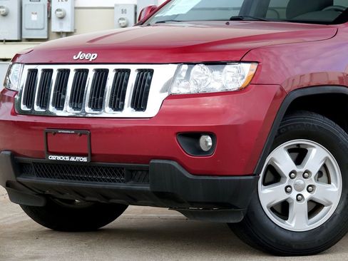 Used 2011 Jeep Grand Cherokee Laredo w/ Security & Convenience Group RWD image 21