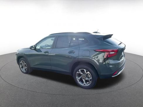 Used 2025 Chevrolet Trax LT image 10