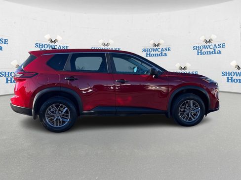 Used 2025 Nissan Rogue S image 9