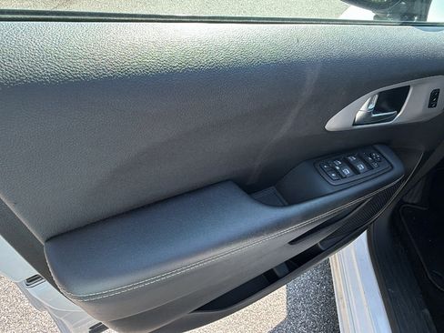Used 2025 Chrysler Pacifica Limited FWD image 14