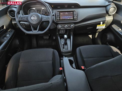 New 2025 Nissan Kicks Play S image 14