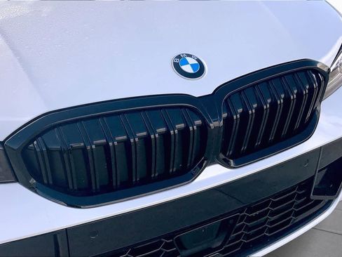 Used 2026 BMW 330i Sedan w/ M Sport Package RWD image 43